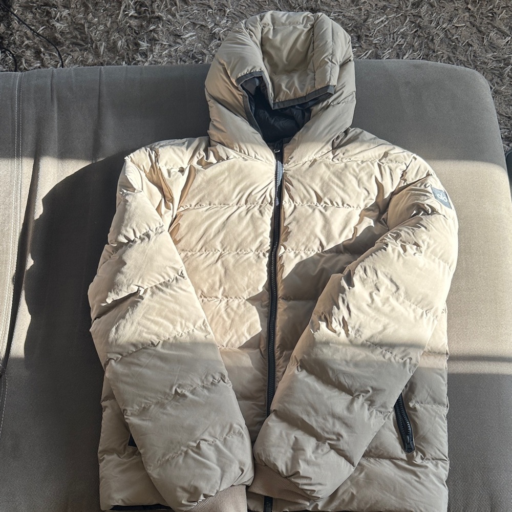 Alo Men's Beige Puffer Jacket